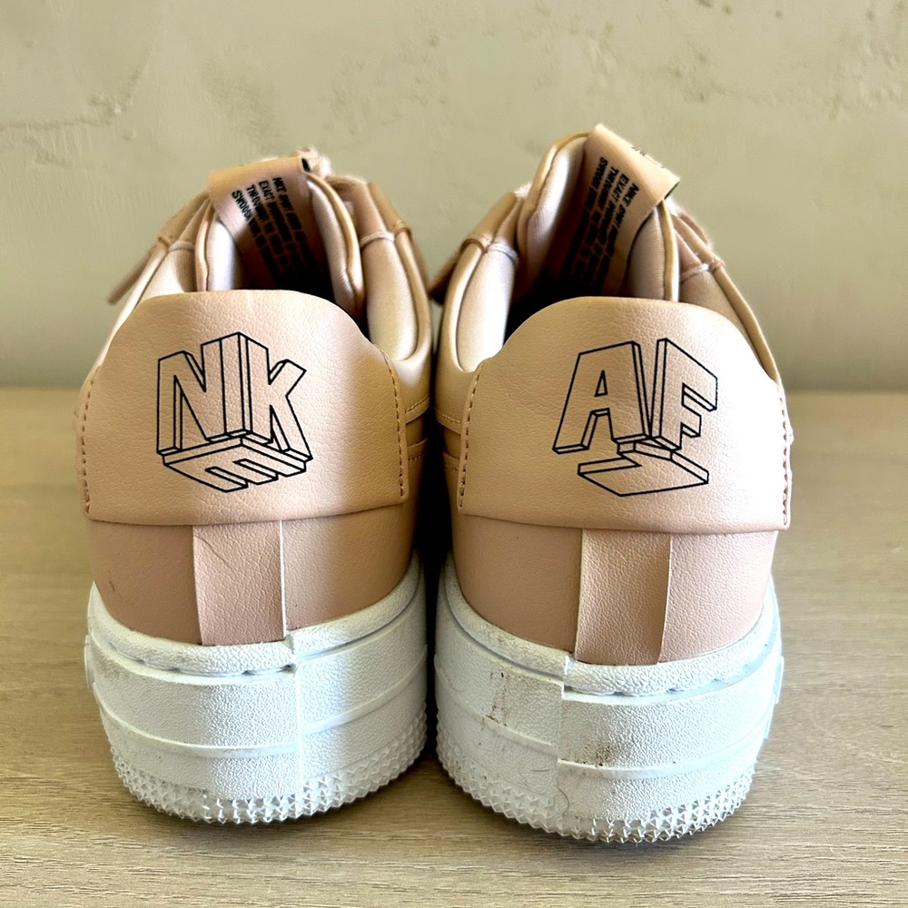 Nike shoes for sale! - Picture 3 of 5